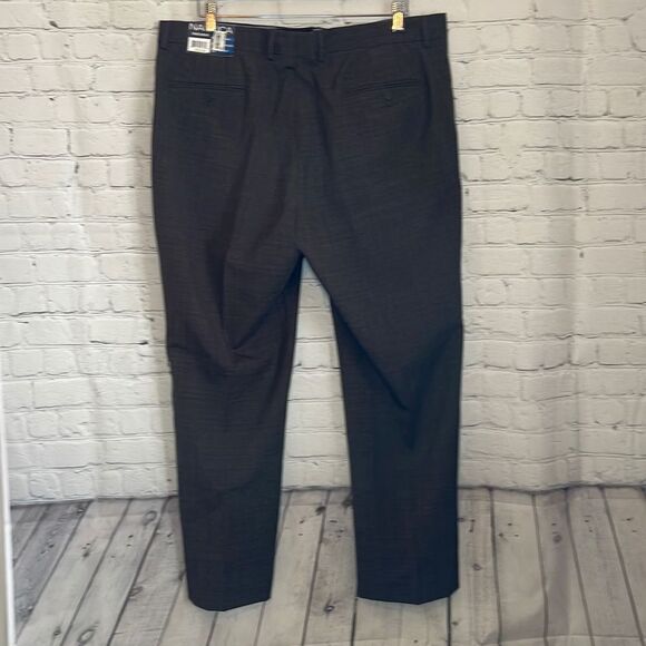 Nautica Men’s Brown Plaid Pleated Front New Dress Pants size 38w x 29l - Picture 4 of 7